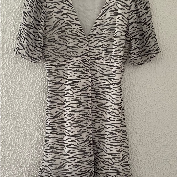 Abercrombie & Fitch Gray Zebra Strip Button Front Ladies Dress Size Small S - Picture 1 of 5